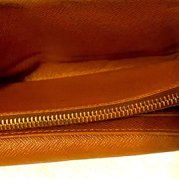 Louis Vuitton Monogram Portefeiulle Sarah
Long Bifold Wallet. 2007 France. - Picture 4 of 15